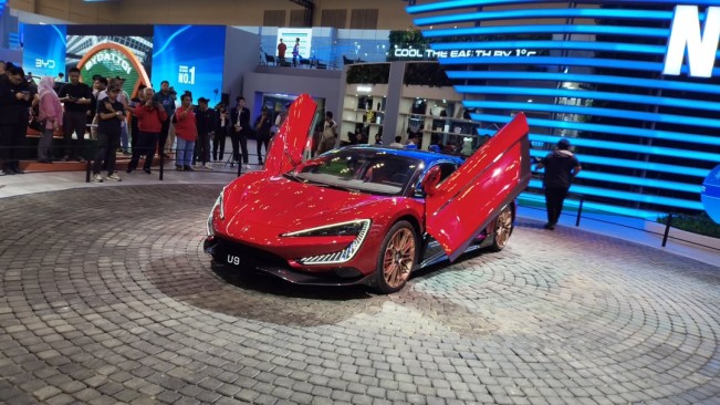 Hypercar listrik BYD Yangwang U9 saat dipamerkan di GIIAS 2025. [Instagram]